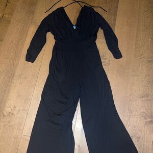 Old Navy Black Jumpsuit with V-Neck and Wide-Leg Design